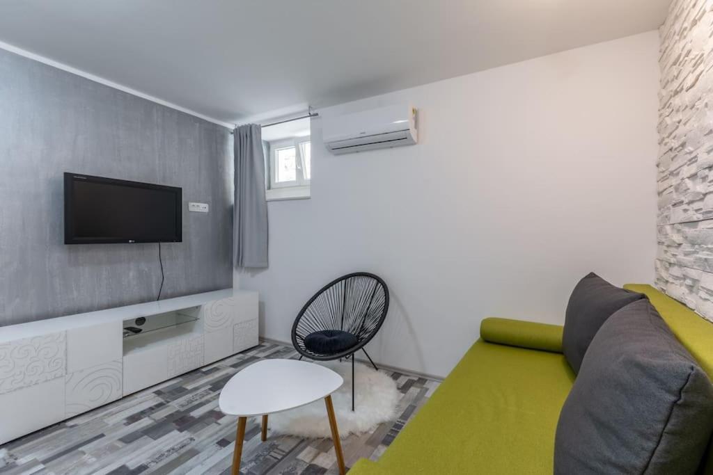 Apartment 3M - One Bedroom Apartment Split Exterior foto