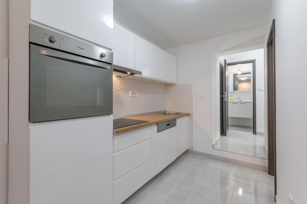 Apartment 3M - One Bedroom Apartment Split Exterior foto